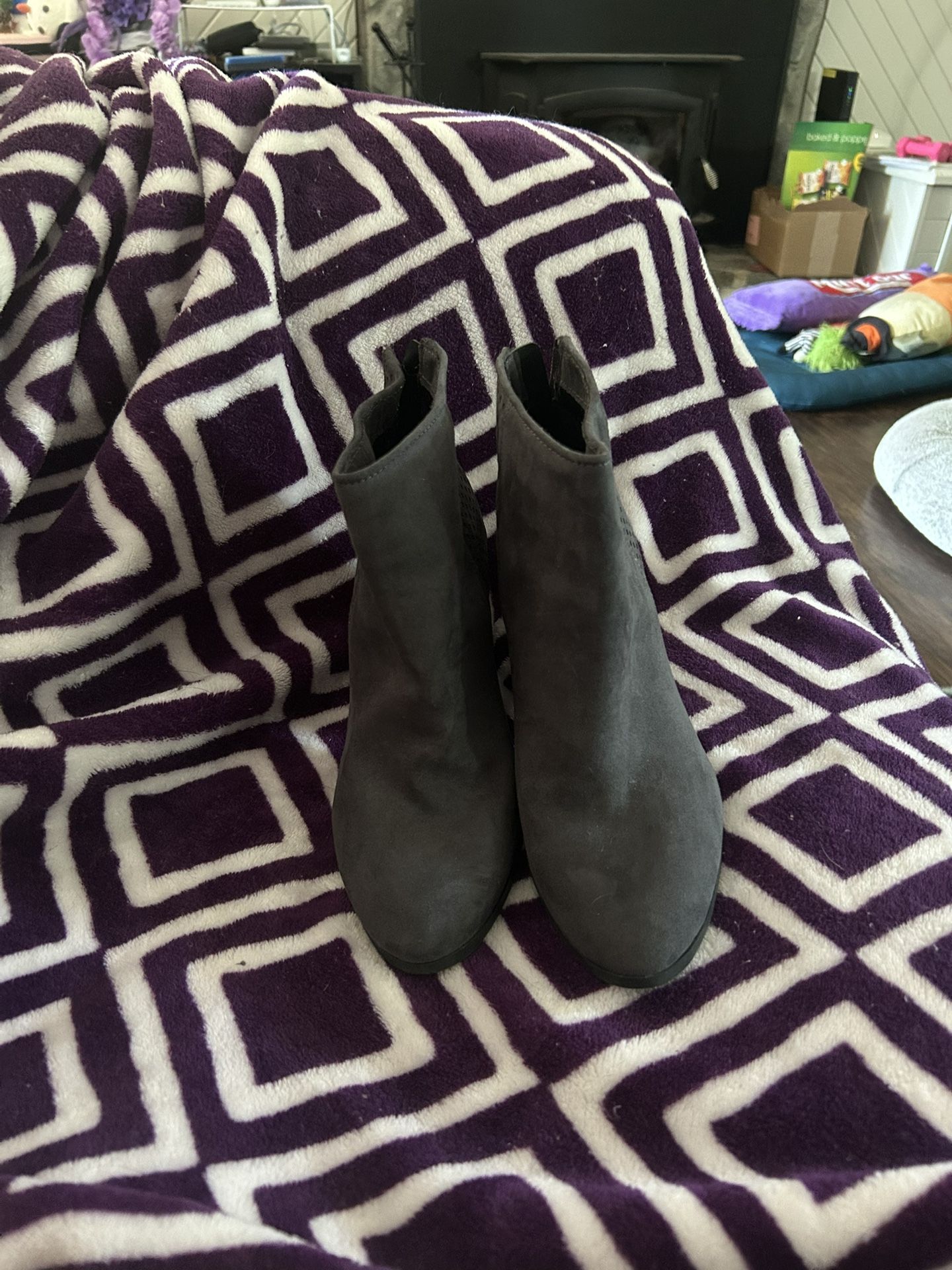 American Eagle boots, Size 8.5