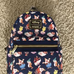BNWT DISNEY SNOW WHITE AND THE SEVEN DWARFS LOUNGEFLY BACKPACK FOR SALE. BOXLUNCH EXCLUSIVE. 