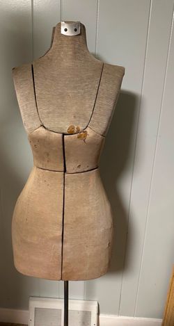 Clothes mannequin