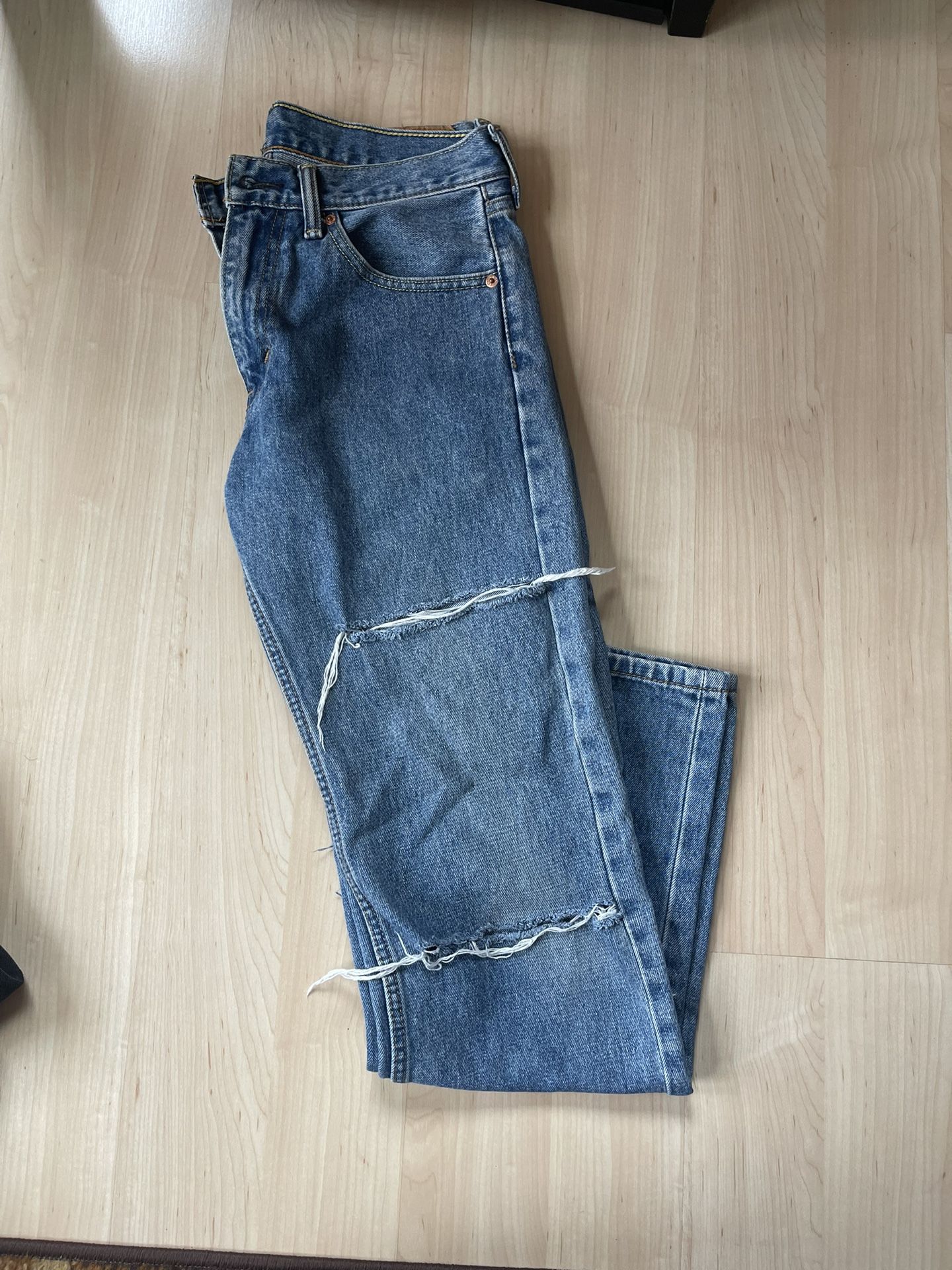Levi’s Wide Leg Ripped Jeans
