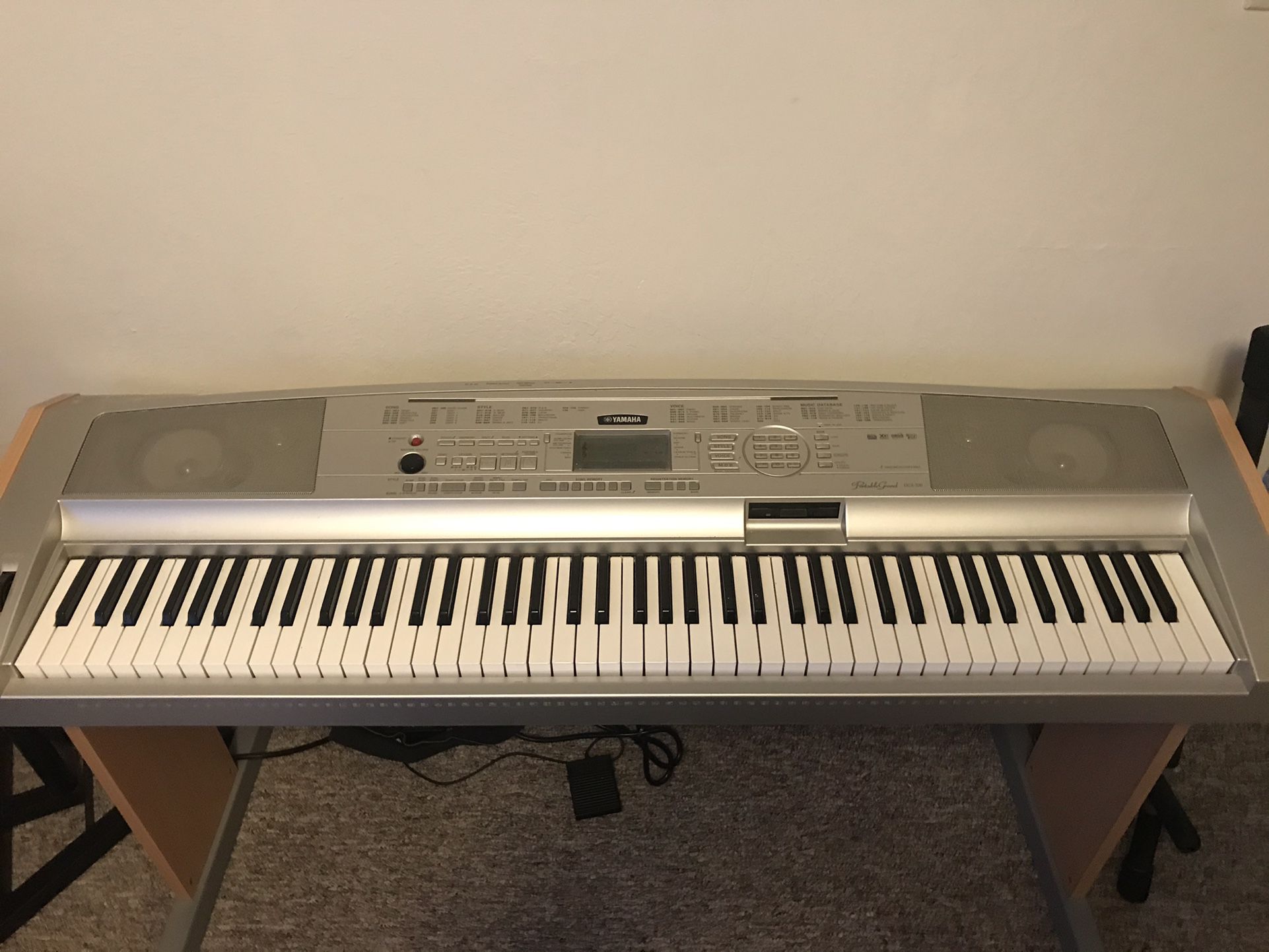 Yamaha 88 Weighted Key Piano & Wooden Stand