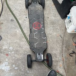 Evolve Carbon Fiber Electric Skateboard 