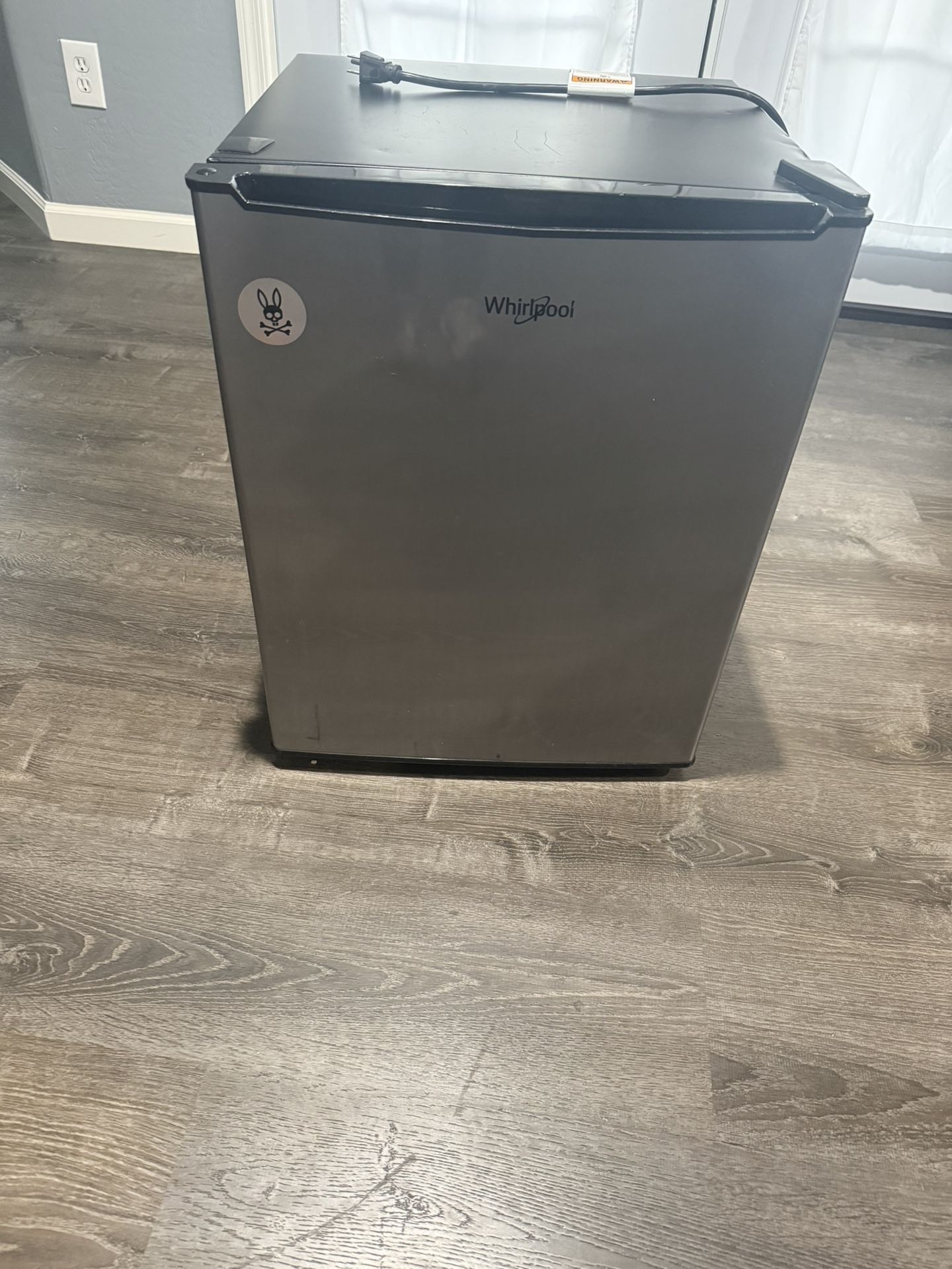 Mini Fridge - Barely Used