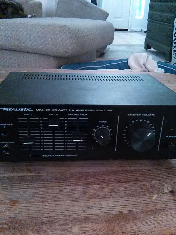 Realistic MPA ,-25 20 watt PA amp