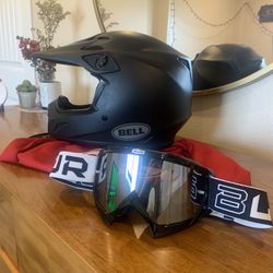 BELL Helmet & BLUR goggles