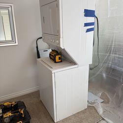 Washer and dryer combo  electric