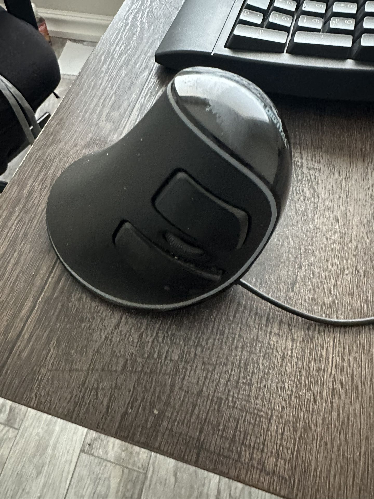 Ergonomic Wired Mouse