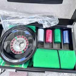 Mini Portable Roulette Casino Set with Wheel, Felt Layout & Chips – Great Condition!