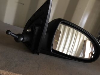 2008 Hyundai Accent mirror assembly w/out power