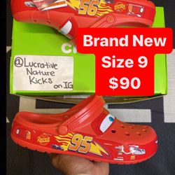 Size 9M “Lightning McQueen” Crocs