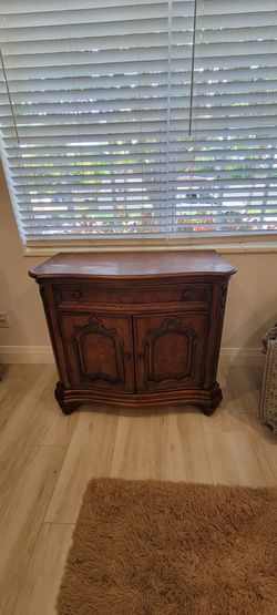 Vintage  Drexel Heritage Talavera 530-630 Nightstand - Carved Wood Bedside