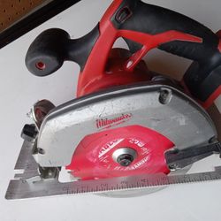 Milwaukee 18v Hand Saw