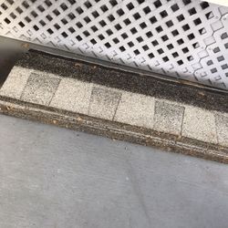 Landmark 3-tab Roof Shingles (~ 100)