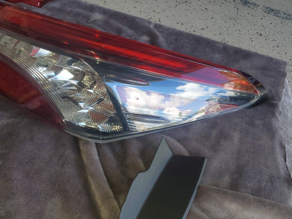Toyota Camry 2021-2024 XSE Tail Lights