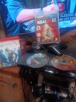 Ps3 plus 4 games 3 controlers