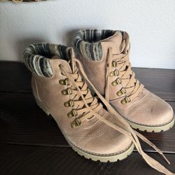 Women's Boots 8.5