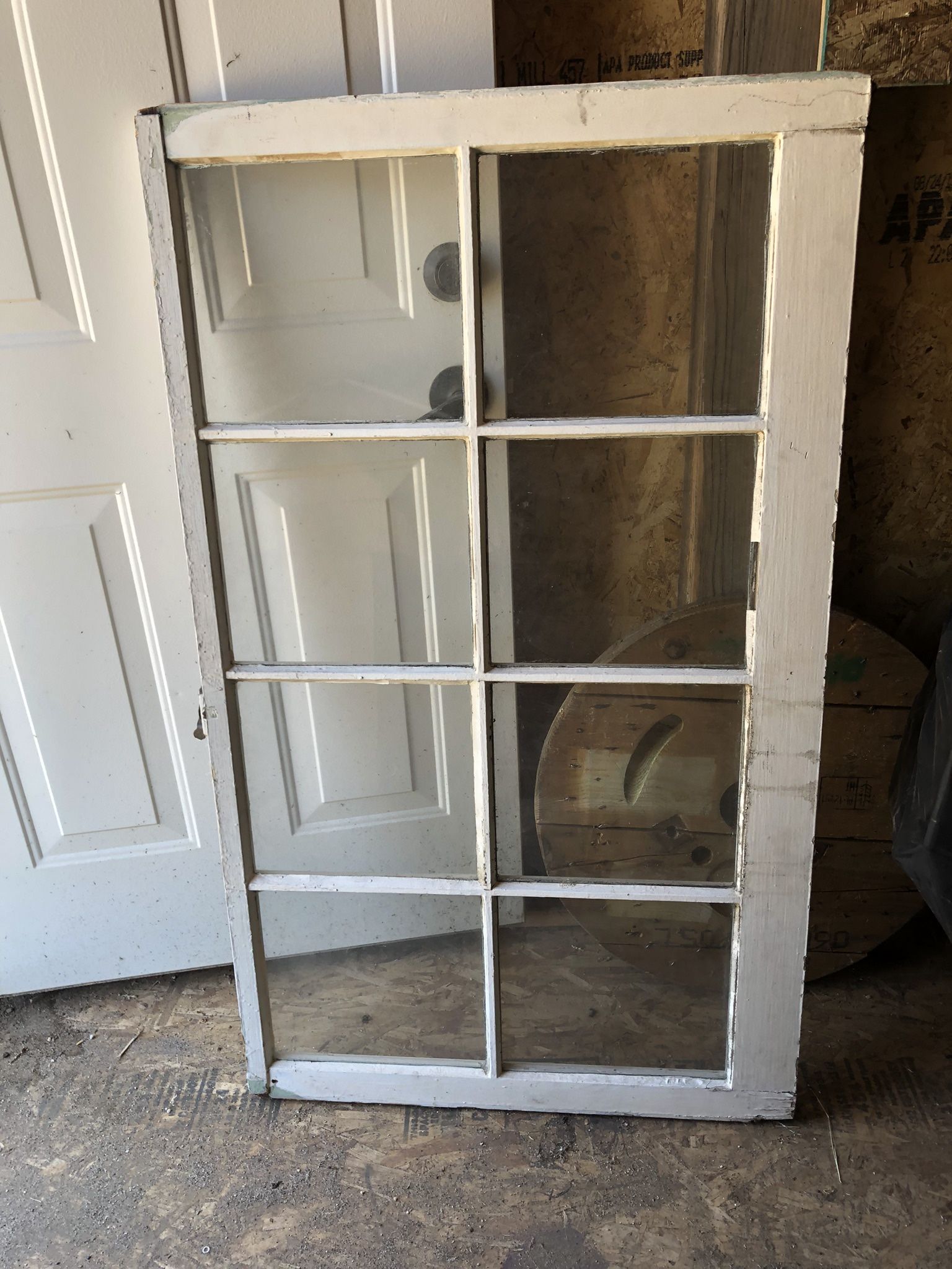 Vintage 8 Pane Window (4’ x2’ 4”)