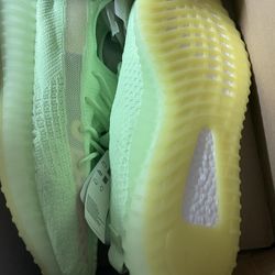 Yeezy Boost 350 Glow 