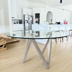 Dining Table w/ 4 Chairs 