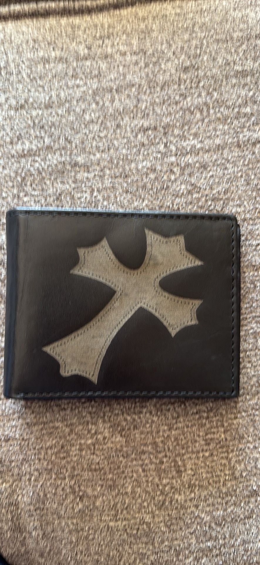 YL Men’s Black Genuine Leather With Gothic Cross Bifold Wallet 