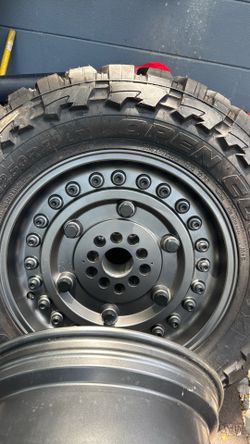 Jeep BLACK RHINO ARMORY 20 inch rims