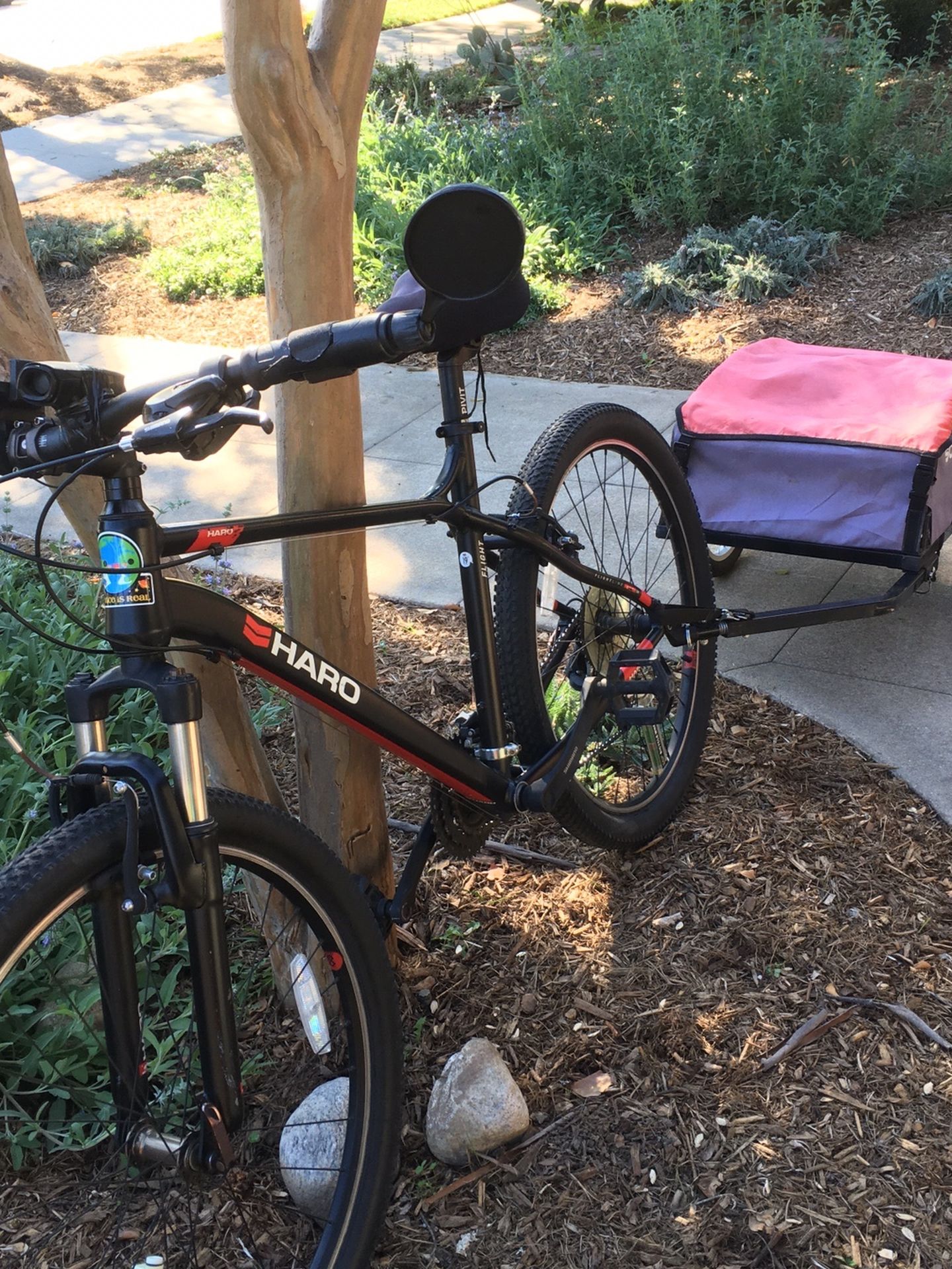Haro 26” with Trailer, Siren, Mirror, Light, Phone Holder, Seat Cushion, Flat Protectors, and more