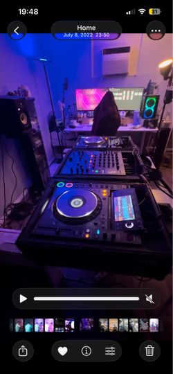 2 CDJ 2000 Nexus DJM900 with Cases