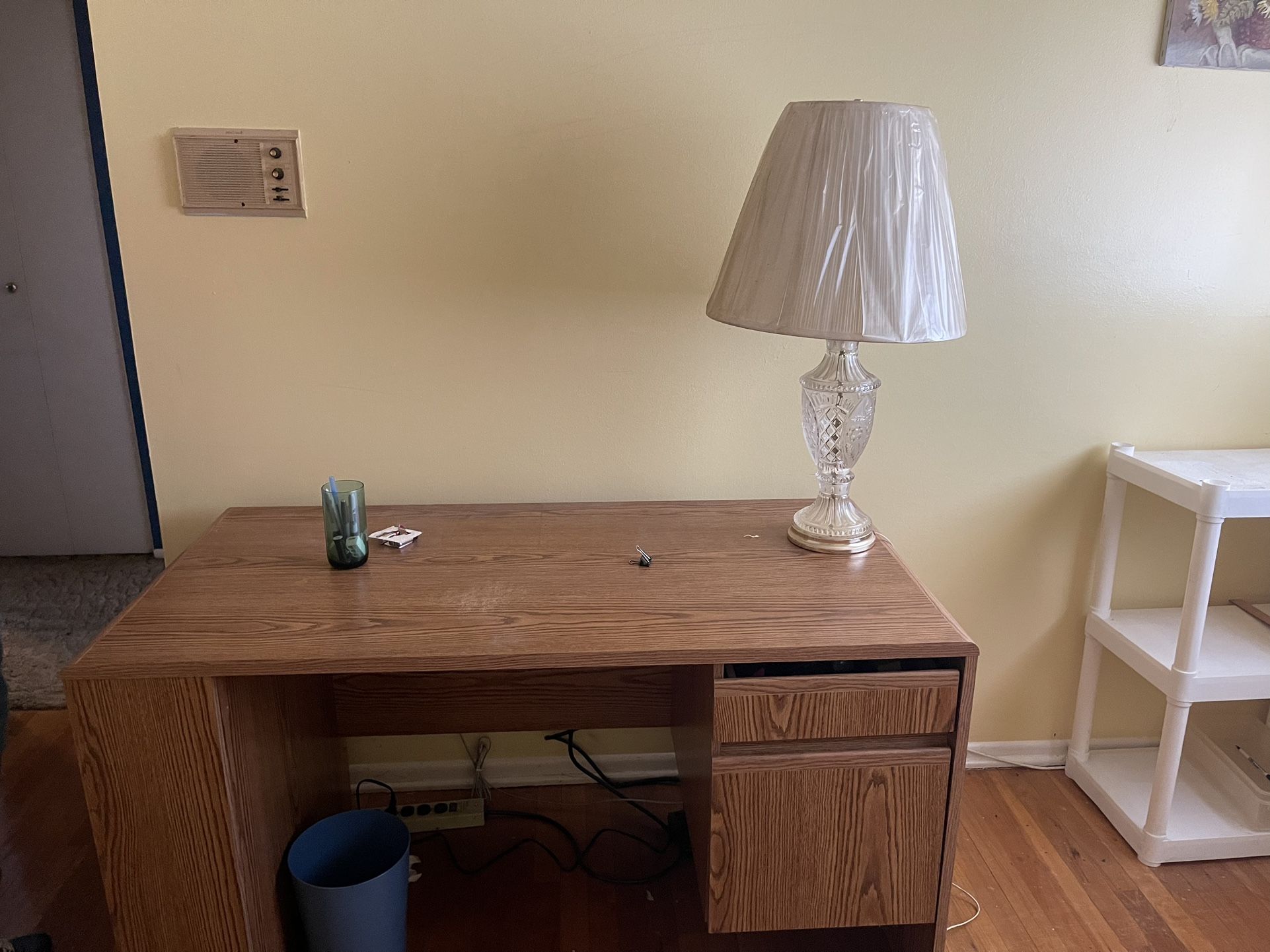 Desk With Lamp