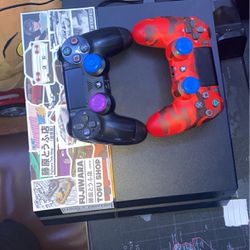 PS4 With Controllers Also Comes With Games