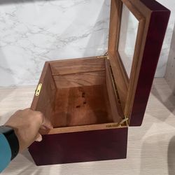 13.5x9.5x6 Large Real Wood Cigar Box, NO ODOR. Humidifier Not In Working Conditions, No Key 🔑.  Wooden Box For Storage, Organizer, Decor Etc