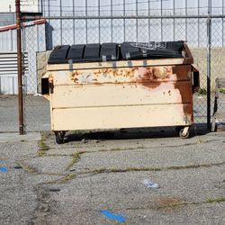 500 to 600 Gallon Dumpster