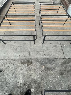 Twin bed/ cama para una persona