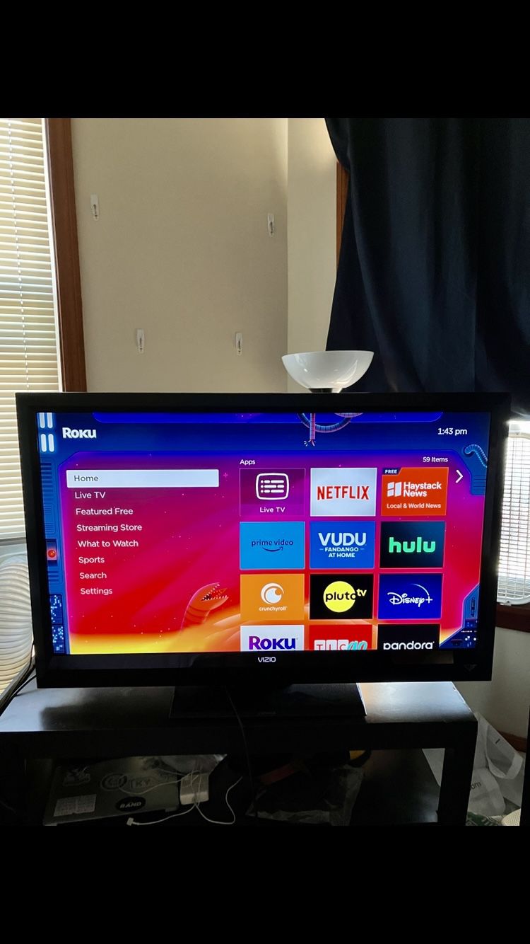 47” VIZIO SMART TV PACKAGE: High-End Ultrathin 1080p Television LIKE NEW with Stand, Remote, and ROKU