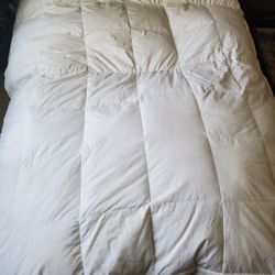 Top Of The Line Full Size Featherbed Very Comfortable 
