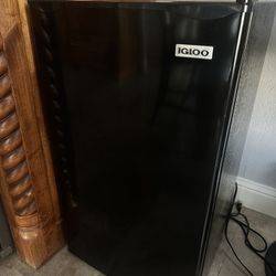 Mini Fridge | IGLOO