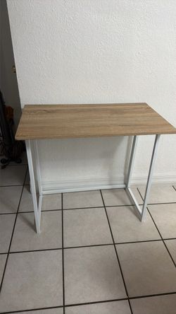 Small foldable desk