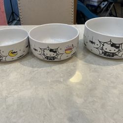 Hello Kitty ceramic bowls with lid