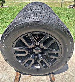 GMC Sierra AT4 wheels and tires 20s