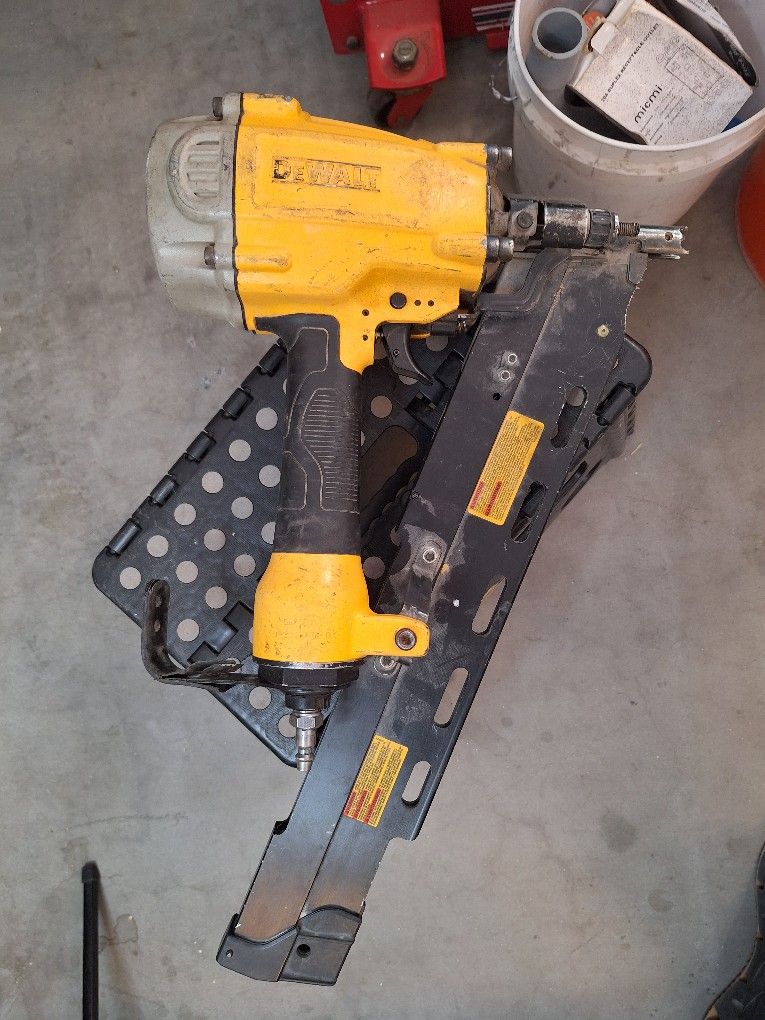 Dewalt Framing Nail Gun 