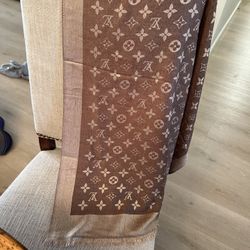 Scarf Louis Vuitton Brand New Beige Brown Cream LV 