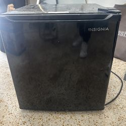 Small Mini Fridge 
