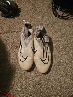 Football cleats