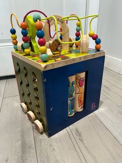 Zoo Wooden Activity Cube