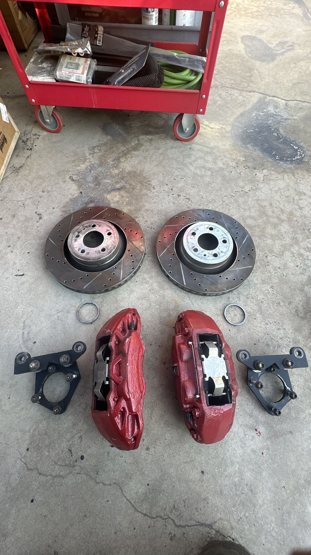 Mustang 14 inch Big Brake Kit came off a 2018 mustang but has adapters to fit onto 1964-66 mustangs