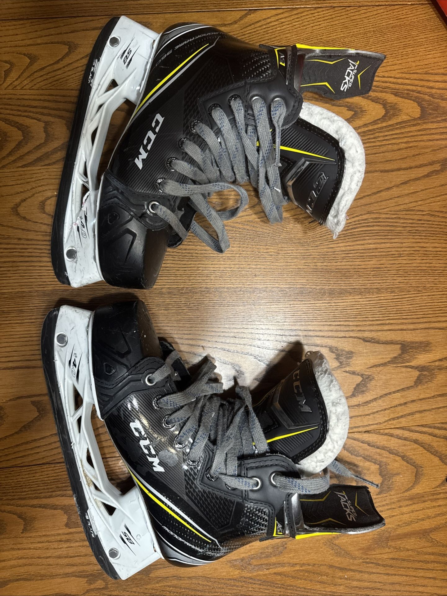 CCM Hockey Skates SZ 7.5