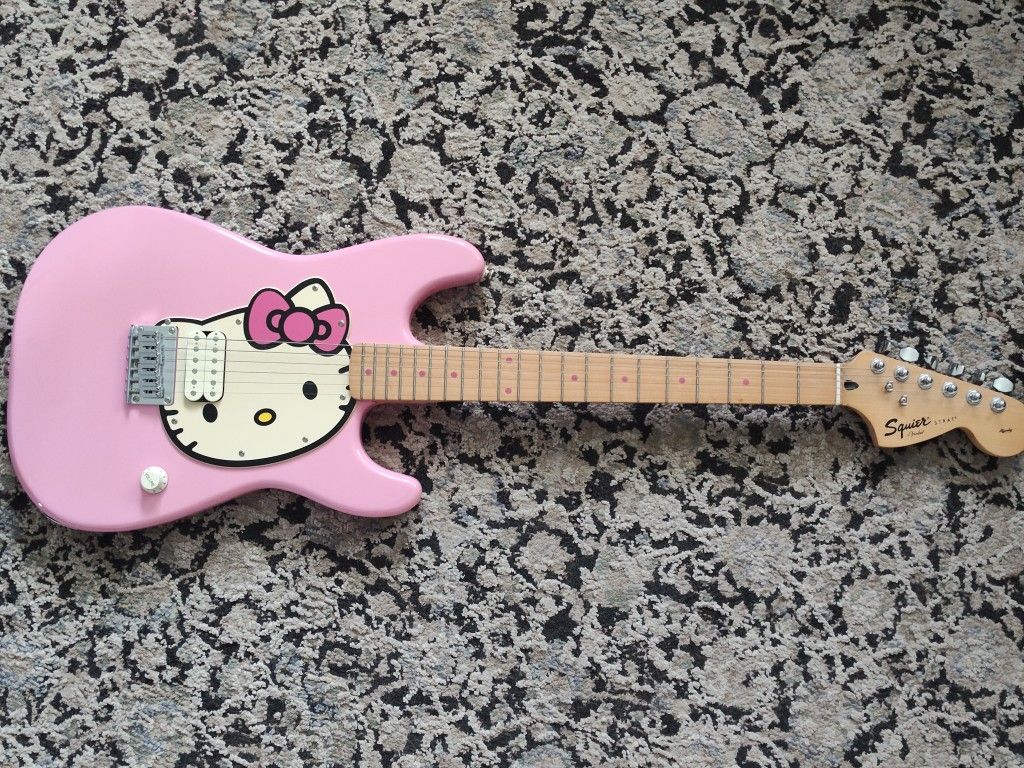 Original Genuine Fender Hello kitty Guitar With Gig Bag