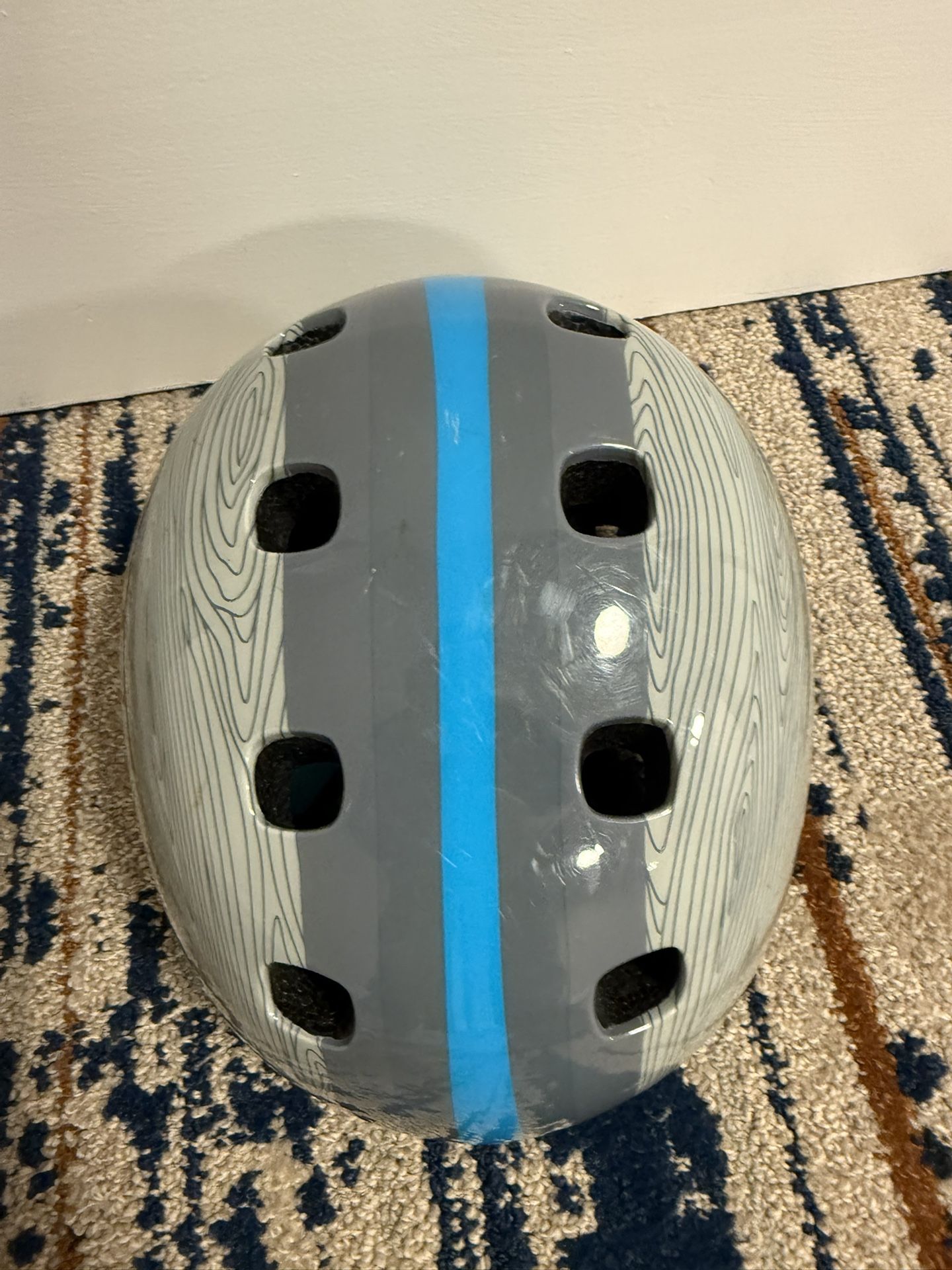 Schwinn quality medium size skating helmet