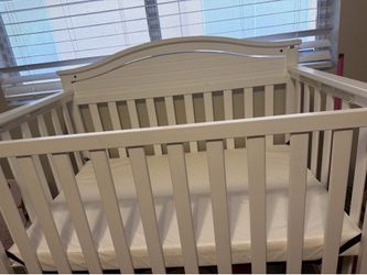Graco Crib mattress included