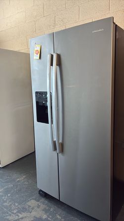 Nice like me Amana side by side refrigerator