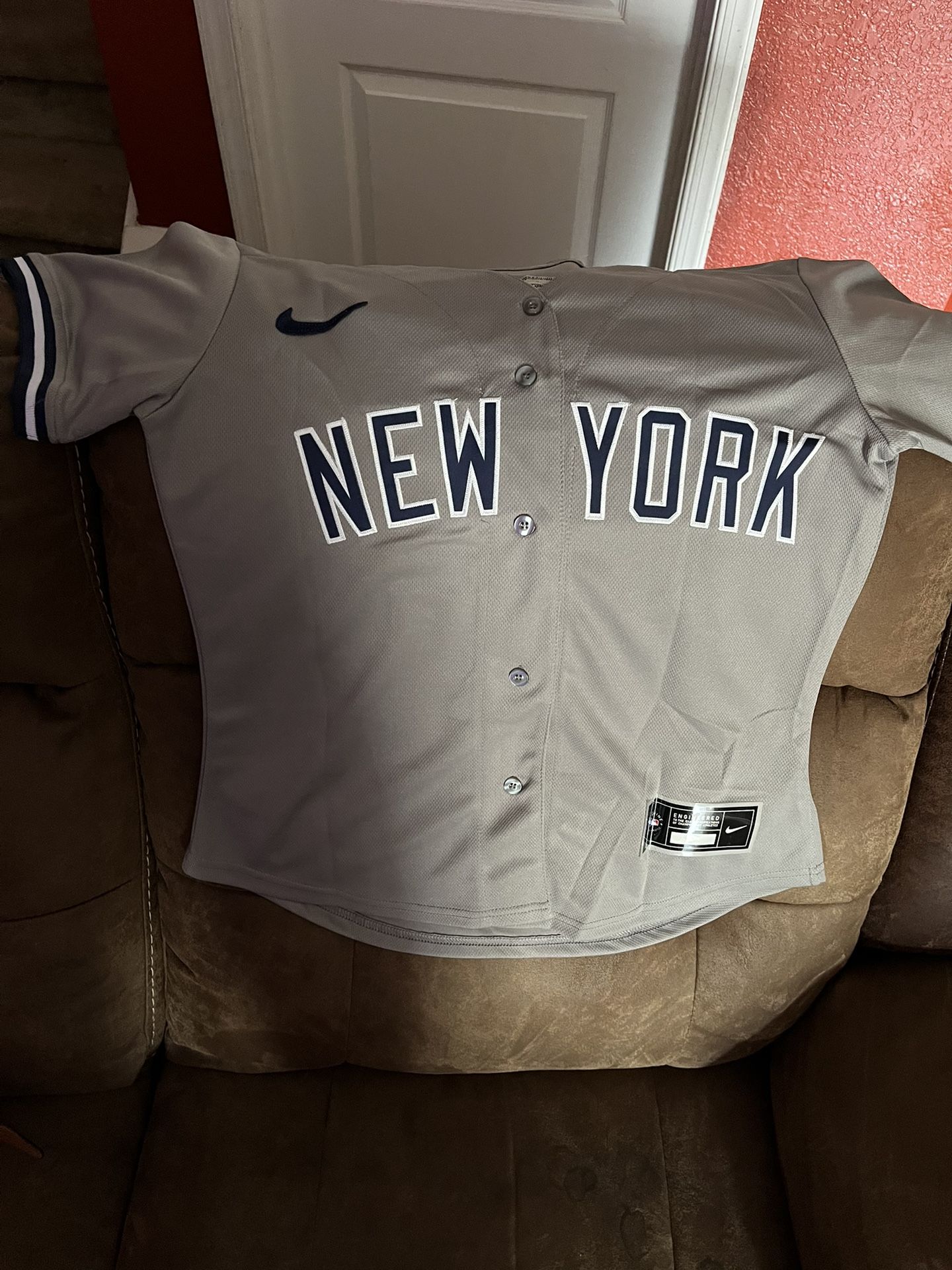 Brand New Women’s Yankees Jersey Size Medium $55